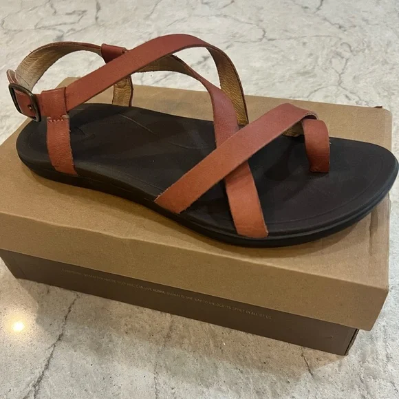 OluKai Upena Women’s 7 Cedarwood Flip Flop, Sandals Sludes - Picture 1 of 8